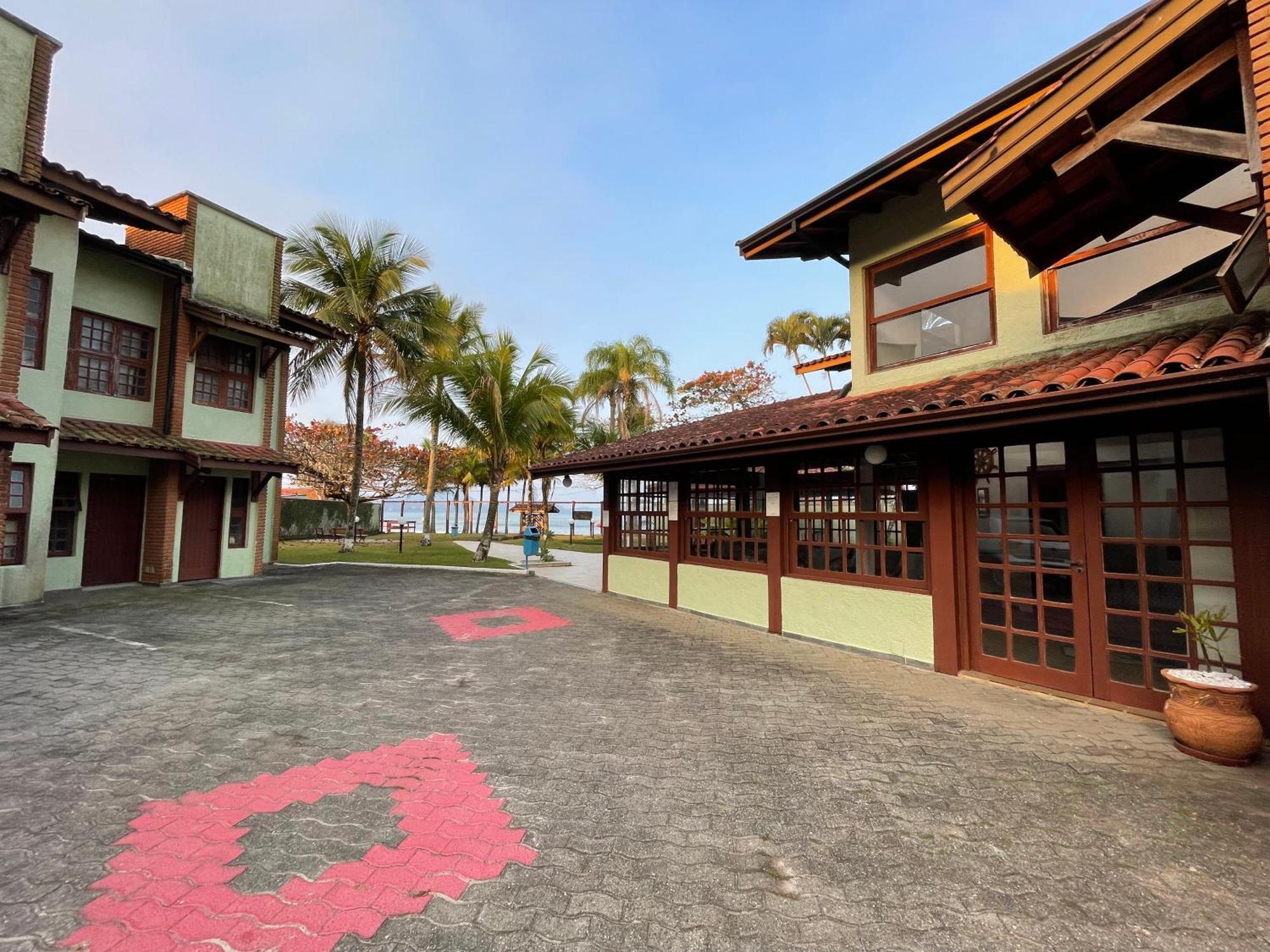 Pe Na Areia Na Praia Das Toninhas - Villagio 24 Porto Feliz 乌巴图巴 外观 照片